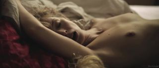 Screaming Agnieszka Podsiadlik, Pheline Roggan - Jak calkowicie zniknac (2014) Real Sex - 1