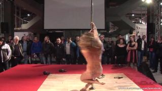Big Pussy Strip Girl - Naked On Stage Video Amazing Naked PoleDancer Tia - 1