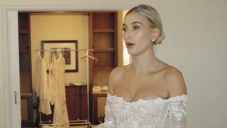 Hot Fuck Nude Hailey Baldwin - Wedding Dress Fitting (2019) Gay College - 1