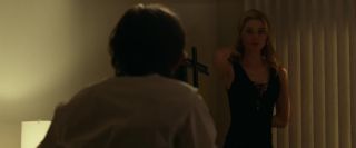 OnOff Elizabeth Debicki tries being fucked by as man cums she runs away in Widows (2018) Novia - 1