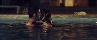 Mamada Ryan Bown kisses Clare McCann in pool and gives sex in bed in feature movie Benefited Viet - 1