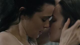 Con Sexy charmer Rachel McAdams knows all about tempting Rachel Weisz in Disobedience (2017) XXVideos - 1