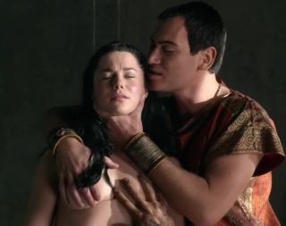 Gang Bang Jessica Grace Smith looks too hot being double penetrated in Spartacus group sex scene Culito - 1
