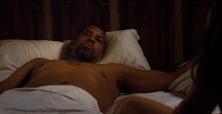 Oral Sex Paula Patton manages to excite black man during the naked moment from 2 Guns movie Gozo - 1