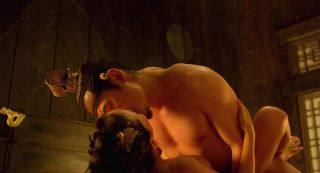 Super No time to think about morality when Cho Yeo-jeong kills fucker in The Concubine (2012) Step - 1