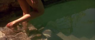 Cameltoe Liv Tyler nude - Stealing Beauty (1996) Hot Couple Sex - 1