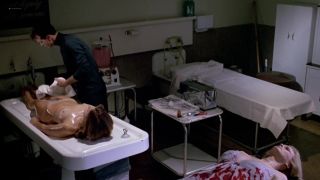 Buceta Mary Beth McDonough - Mortuary (1983) Orgasms - 1