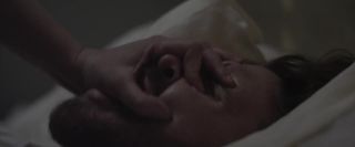 Peludo Sarah Hagan nude and sex scene – Sun Choke (2015) Sucking Cocks - 1